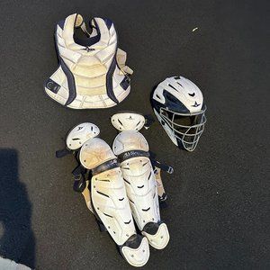Mizuno Allstar Adult Fast pitch Catchers gear